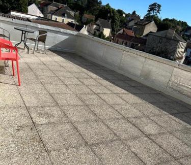 Neris-les-Bains Apartment | Bristol Manor N20 terrasse cuisine et chambre