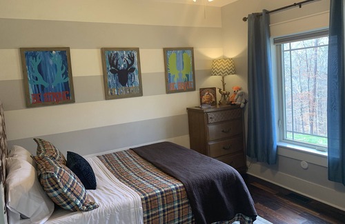 Bristol House | Bristol Motor Speedway Beautiful- Custom Craftsman near BMS & Holston River