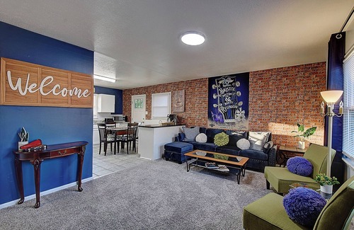 Bristol House | Bristol Music Cottage n3 Bedroom-nWalk to State St
