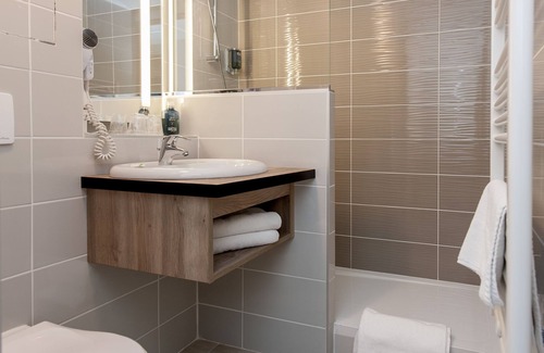Avignon Hotel | Brit Hotel Avignon Sud