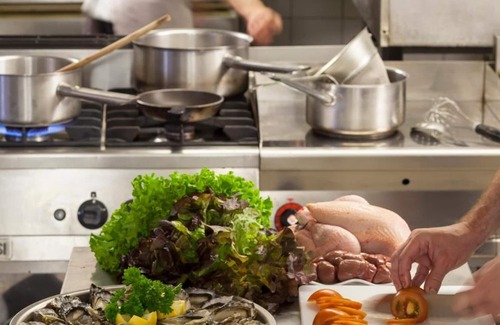 Chinon Hotel | Brit Hotel Chinon le Lion d'Or