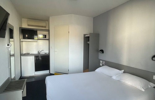 Marvejols Hotel | Brit Hotel Confort Marvejols