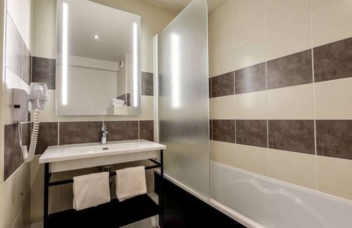 Zone d'Activite Ouest Hotel | Brit Hotel Du Stade