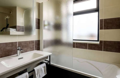 Zone d'Activite Ouest Hotel | Brit Hotel Du Stade