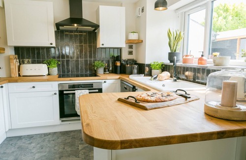 Bangor Cottage | Brithdir Mawr - a snowdonia that sleeps 6 guests in 3 bedrooms