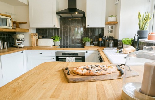 Bangor Cottage | Brithdir Mawr - a snowdonia that sleeps 6 guests in 3 bedrooms