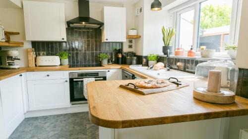 Bangor House | Brithdir Mawr