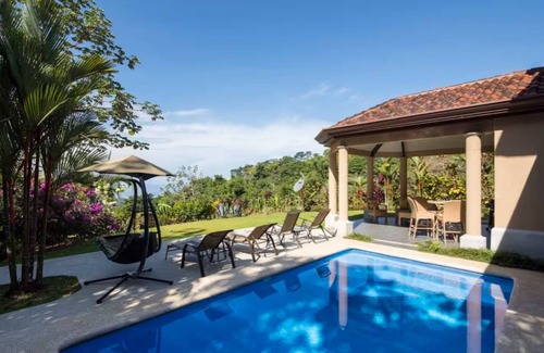 Ballena House | Britt Ojochal's House