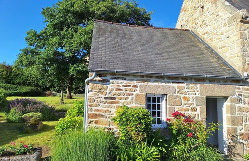 Plourin House | Brittany stone house, all comforts, fully renovated