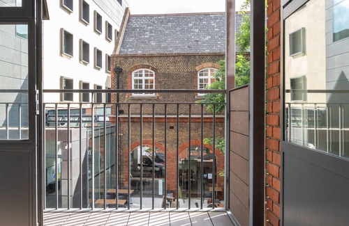 Farringdon Apartment | Britton Street III by onefinestay