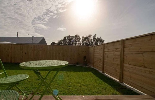 Brixton Apartment | Brixton Pet-Friendly Flight Pad Apartment