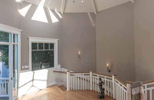 Western Malibu Bed & Breakfast | Broad Beach Cape Cod on the Sand