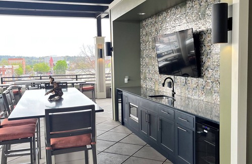 Downtown Apartment | BROAD STREET ADJACENT 4 miles from masters 2br/2bth Luxury Apartment Augusta Ga