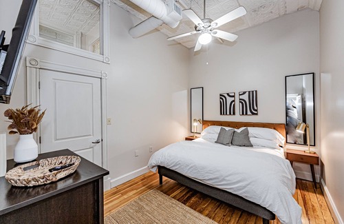 Monroe Ward Apartment | Broad Street Historic - Walk to restaurants/bars