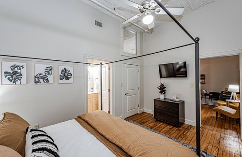 Monroe Ward Apartment | Broad Street Historic - Walk to restaurants/bars