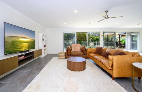Broadbeach Waters House | Broadbeach Canal Front Getaway with Pool & Jetty