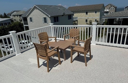 Delaware Beaches House | BROADKILL BEACH HOME SLEEPS 10 LINENS INCLUDED! HOT TUB, BIKES RENTS SAT TO SAT