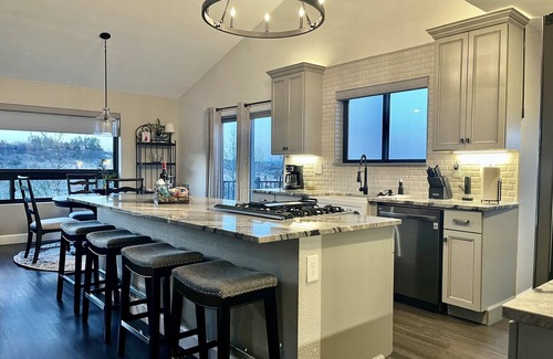 Southwest Colorado Springs House | Broadmoor Hills Retreat w/Tesla Charger