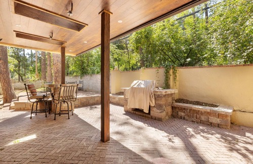 Broadmoor House | Broadmoor Retreat Luxe European Style Hot Tub