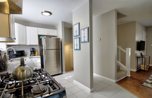 Broken Arrow House | "Broken Arrow 3-Bedroom Retreat – Cozy, Family-Friendly with WiFi & AC!"