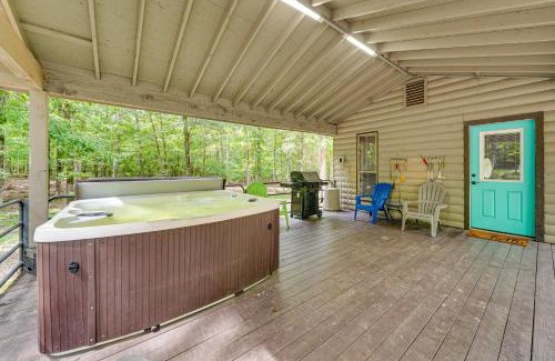 Broken Bow House | Broken Bow Getaway Hot Tub, Grill and Fire Pit