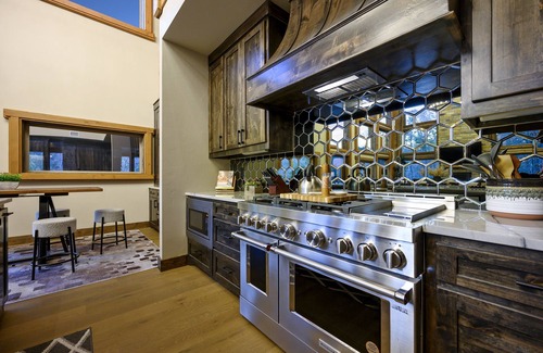 Broken Bow Cabin | Broken Branch Lodge, Offers guests unique amenities & amazing views