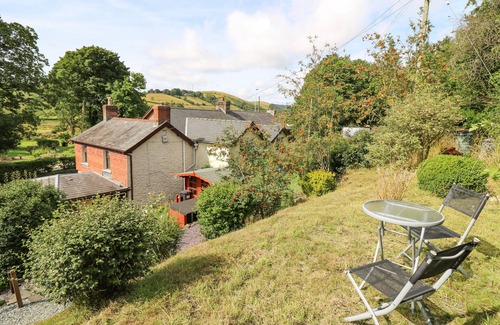 Llangurig Cottage | BROOK COTTAGE, pet friendly, character holiday cottage in Llangurig