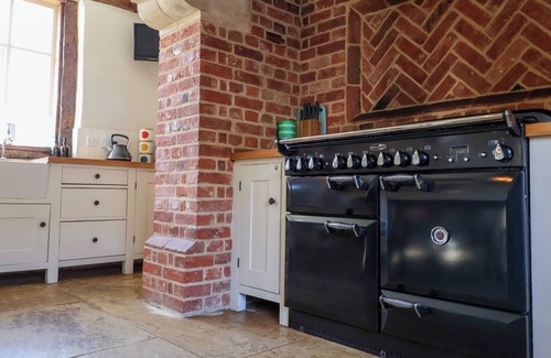 Harleston Cottage | BROOK FARM, pet friendly, character holiday cottage in Halesworth