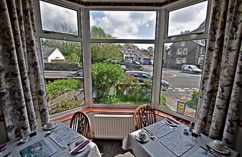 Windermere Bed & Breakfast | Brook House ― Free on-site car park
