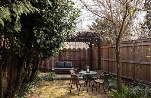 Lambertville House | 'Brooke House' In The Heart of Downtown w/Patio!