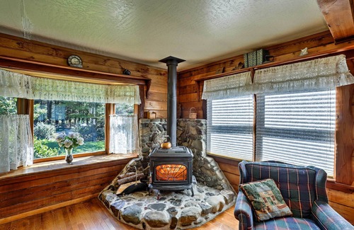 Brookings House | Brookings House on 3 Acres, Half Mile to Coast!