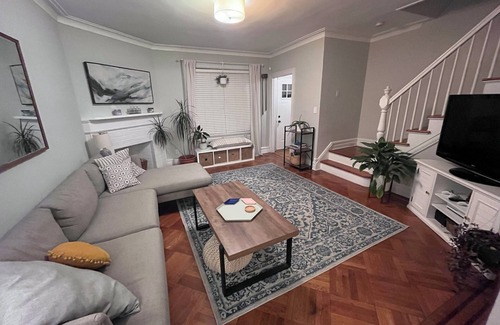Bay Ridge House | Brooklyn row house. Quiet Street. Close to waterfront, ferry, subways & bus.
