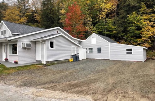 Hadley House | Brooks bay Summary: R