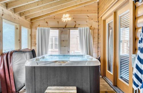 Gatlinburg - Pigeon Forge House | Brookshore by AvantStay Relaxing Backyard Creek 10mins from Pigeon Forge