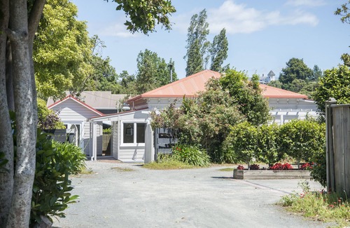 Nelson Cottage | Brookville Cottage - Secluded Nelson Central Location