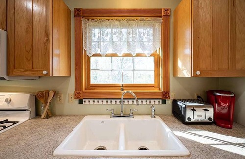 Williamsburg Apartment | Broomhead Farmhouse Apt Traverse City