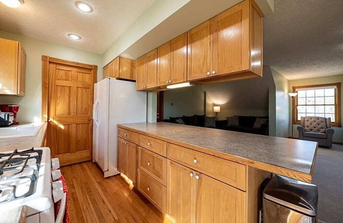 Williamsburg Apartment | Broomhead Farmhouse Apt Traverse City