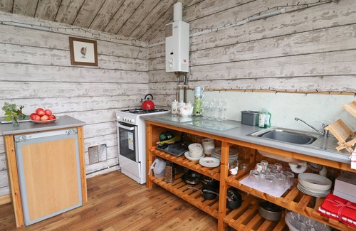 Llanfihangel Tal-y-llyn Cottage | Brown Hare Shepherds Hut
