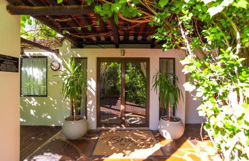 Upington House | Browns Manor