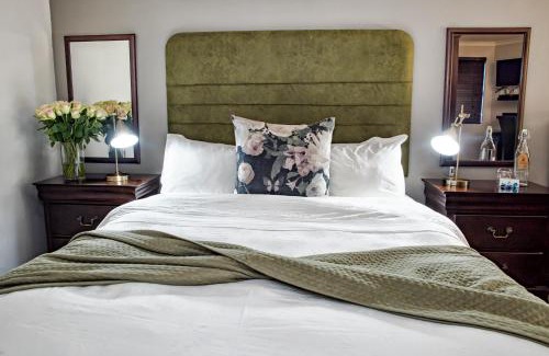 Upington House | Browns Manor
