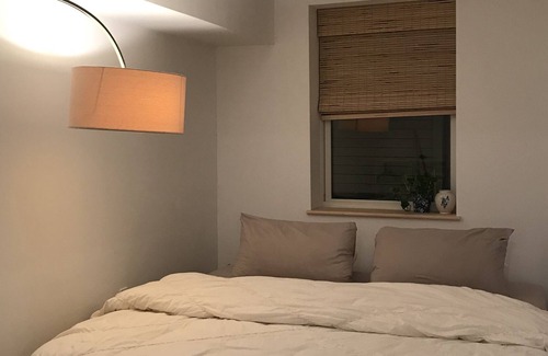 Communipaw Apartment | Brownstone 2 Bedroom Near NYC FREE Parking