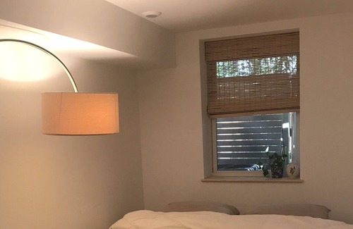Communipaw Apartment | Brownstone 2 Bedroom Near NYC FREE Parking