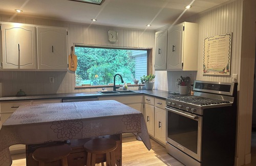 South Bruce Peninsula Cottage | Bruce Peninsula Forest Cottage-nHuge property with hiking trails