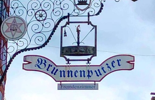 Kulsheim House | Brunnenputzer Pension Restaurant