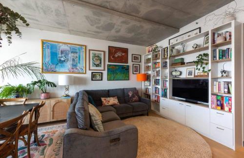 Brunswick Apartment | Brunswick Retreat! 5th floor 1-bed Unit w Parking