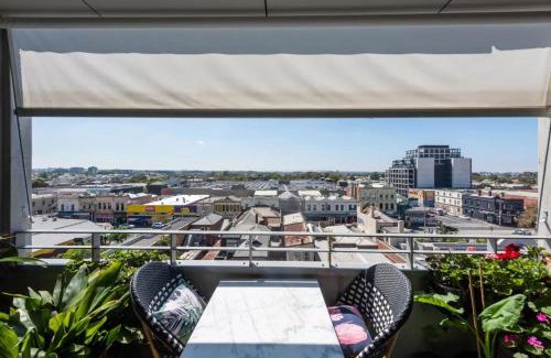 Brunswick Apartment | Brunswick Retreat! 5th floor 1-bed Unit w Parking