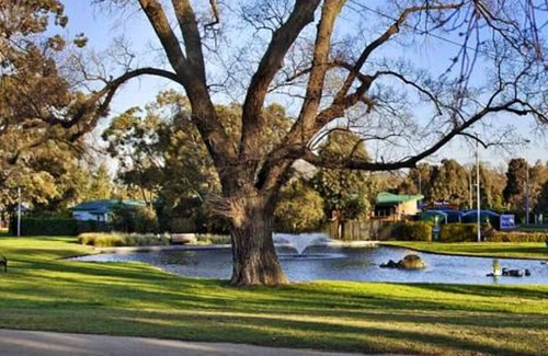 Brunswick Apartment | Brunswick's Best - Modern Oasis