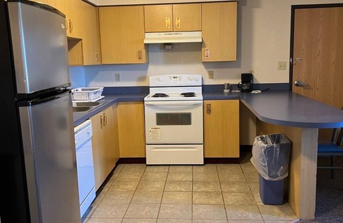 Brush Hotel | Brush inn and Suites