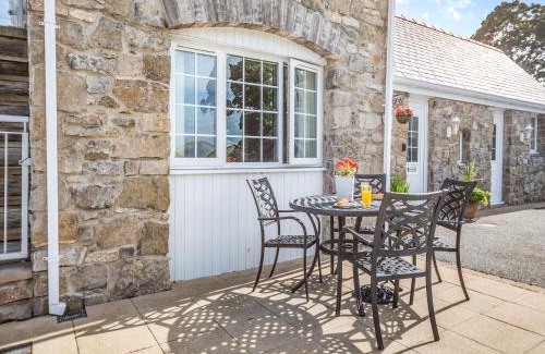 Moelfre House | Bryn Awelon Bach - Uk44123