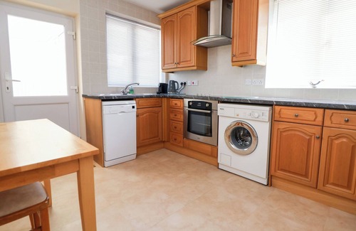 Rhos on Sea House | BRYN BACH, with a garden in Rhos-On-Sea